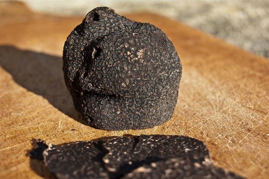 Sliced black truffles - Truffe noire et tranches