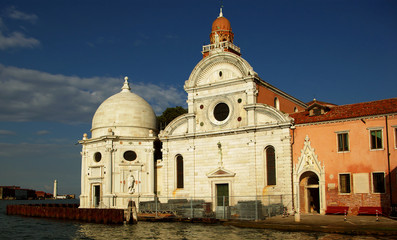 Fototapeta na wymiar Lonely Kościół w Wenecji