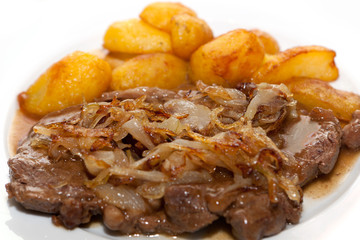 Rostbraten mit Bratkartoffel