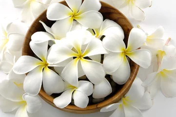 Foto op Plexiglas Spa image of frangipanis in scented water © Mee Ting