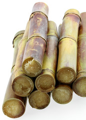 des morceaux de cannes à sucre