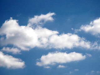 Naklejka premium Blue sky with white clouds