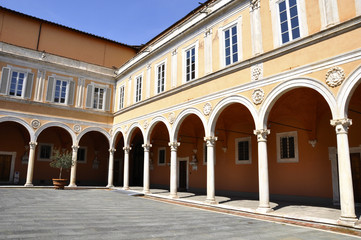 Fototapeta na wymiar Palazzo Arcivescovile w Pizie, Włochy