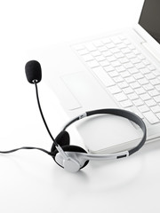 ヘッドセットとパソコン