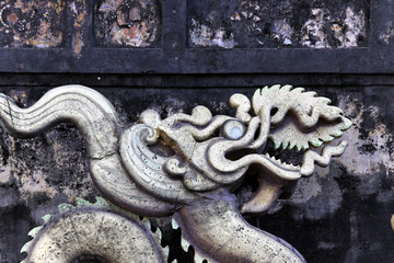 Dragon sculpté en pierre