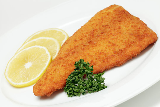 Gebackenes Schollenfilet mit Zitronenscheiben
