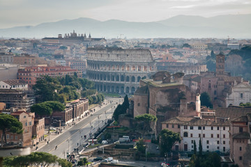 Fototapeta na wymiar zobacz na drodze do Koloseum
