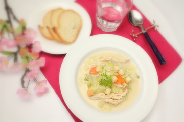 春キャベツと鶏肉のスープ