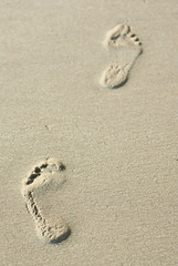 Fußspuren am Strand