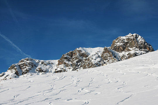 scie sulla neve ai piedi del mucrone