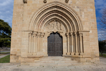 Fototapeta na wymiar Ermita en Bañares, La Rioja, España