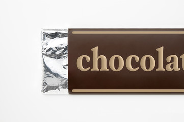 白背景に板チョコレートのパッケージのアップ