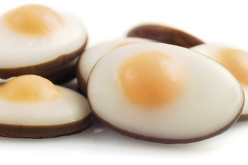Fondant Spiegelei, gehäuft