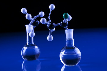 Molecular chain and flask