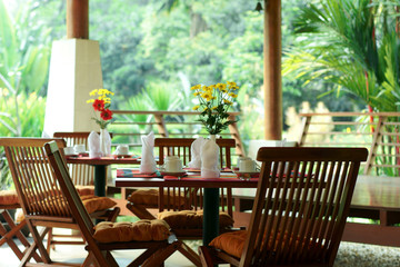 outdoor dining table