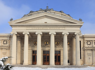 Fototapeta na wymiar Romanian Athenaeum w zimie