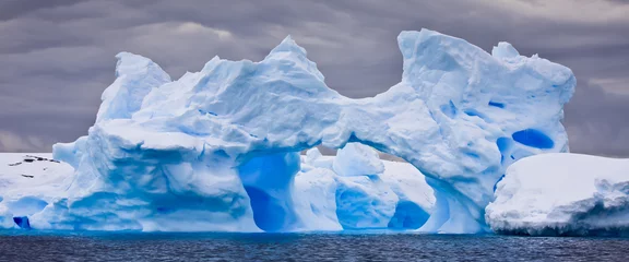 Fototapete Riesiger Eisberg in der Antarktis © Goinyk