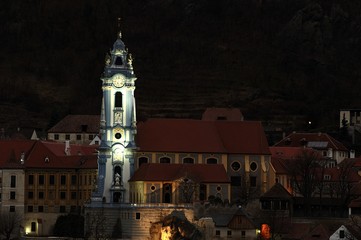 D&uuml;rnstein in der Wachau an der Donau bei Nacht