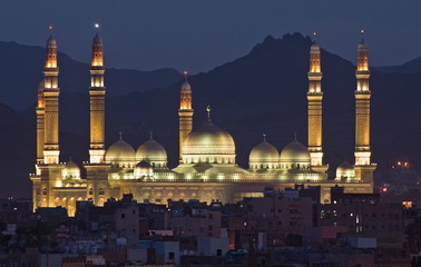 Fototapeta na wymiar Meczet w nocy
