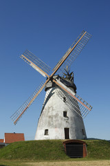 Fototapeta na wymiar Windmühle Eisbergen - Windmill Eisbergen