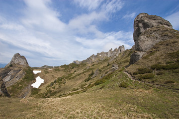 path to the mountains