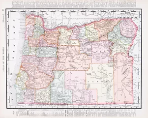 Gordijnen Antique Vintage Color Map of Oregon, OR, United States, USA © qingwa