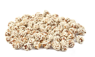 peanuts with sesame