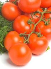 помидоры на ветке