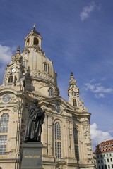 Fototapeta na wymiar Frauenkirche Drezno Martin Luther
