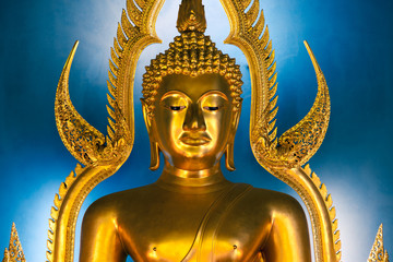 statue bouddha doré