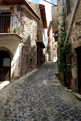 Fototapeta na wymiar Country Lane - Assergi - Abruzzo - Włochy