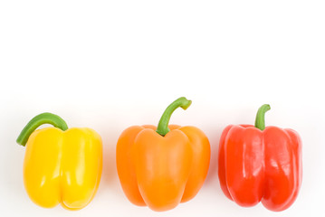 三色のパプリカ
