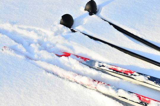 Cross-country skiing equipment