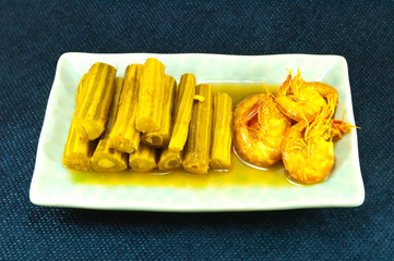 Hot and sour curry form drumstick tree and prawn