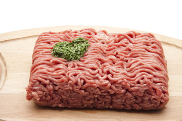 Hackfleisch mit Schnittlauch Herz
