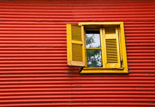 Wellblechfassade mit Fenster, La Boca, Buenos Aires