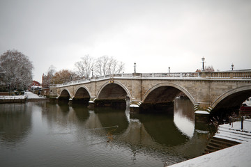 Fototapeta premium Richmond Bridge in Winter