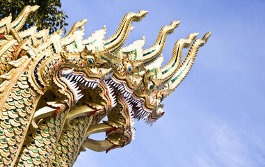 Fototapeta na wymiar król naga tajskim świątyni, Chiang Mai, Tajlandia
