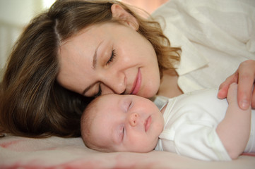 Obraz na płótnie Canvas Mother and baby