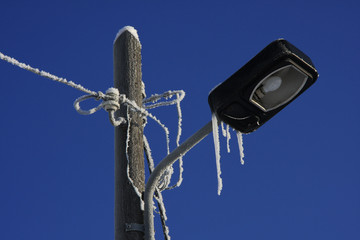 Stra&szlig;enlampe mit Eis