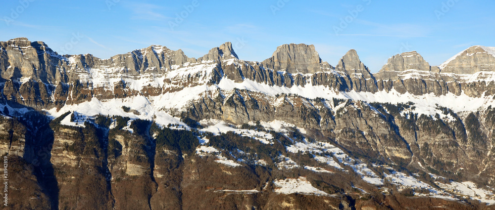 1000_F_28942859_Hca9iUi5VYsT81Kbwsb0d8lKAT5QdBMk.jpg