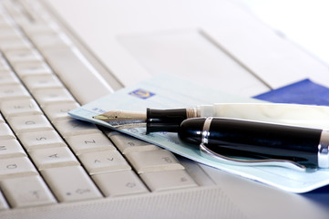 check wuth cartridge pen over laptop keyboard
