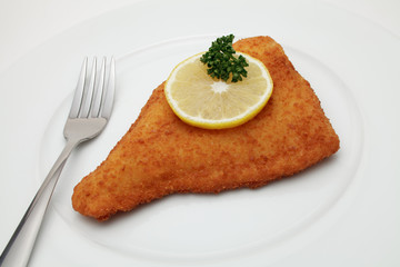 Gebackenes Schollenfilet mit Zitronenscheiben