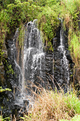 Fototapeta na wymiar Wodospad w lasach tropikalnych
