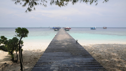banchina di un isola maldiviane