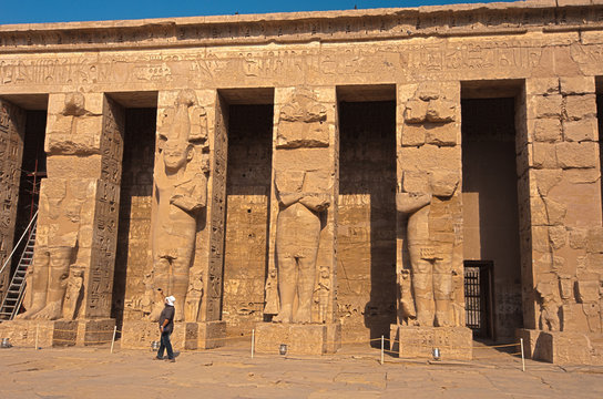 Colossi of Ramses at medinat Habu. Luxor, Egypt