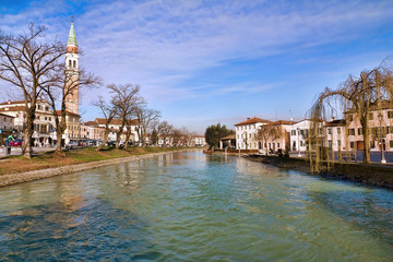 Naklejka premium Panorama sul fiume Brenta a Dolo