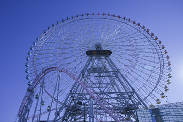 大観覧車と青空