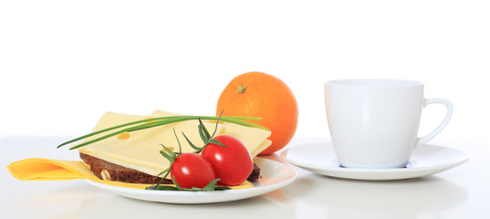 Scheibe Vollkornbrot mit Käse.