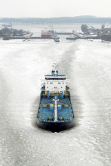Eis im Kanal © druckingenieur